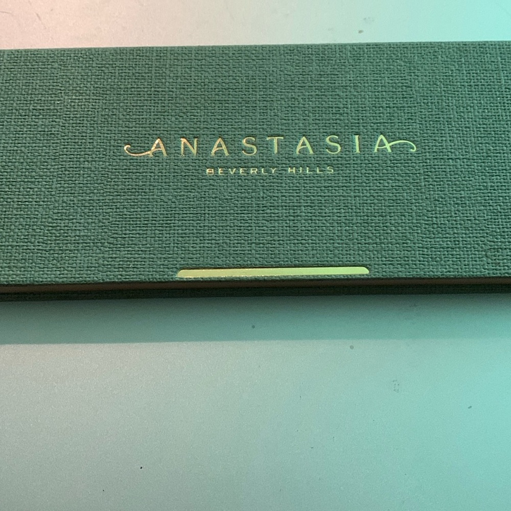 Anastasia Beverly Hills Nouveau Eyeshadow Palette